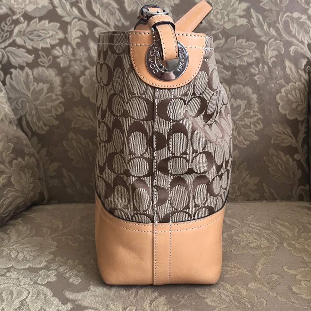 Coach Handbag - Picture 2 of 8